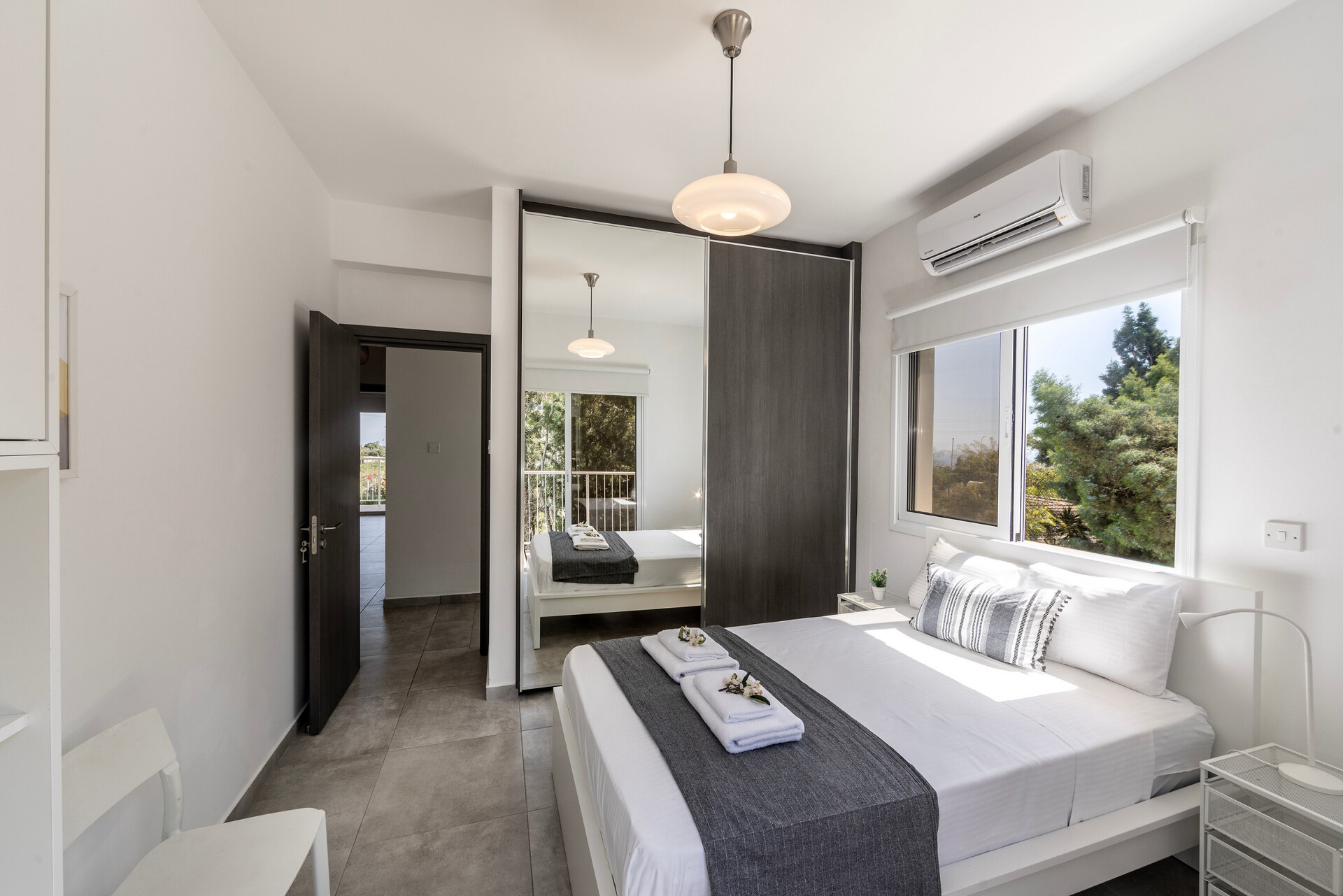 5 Star Villa Napa Bay Panorama - Scenic Coastal Escape