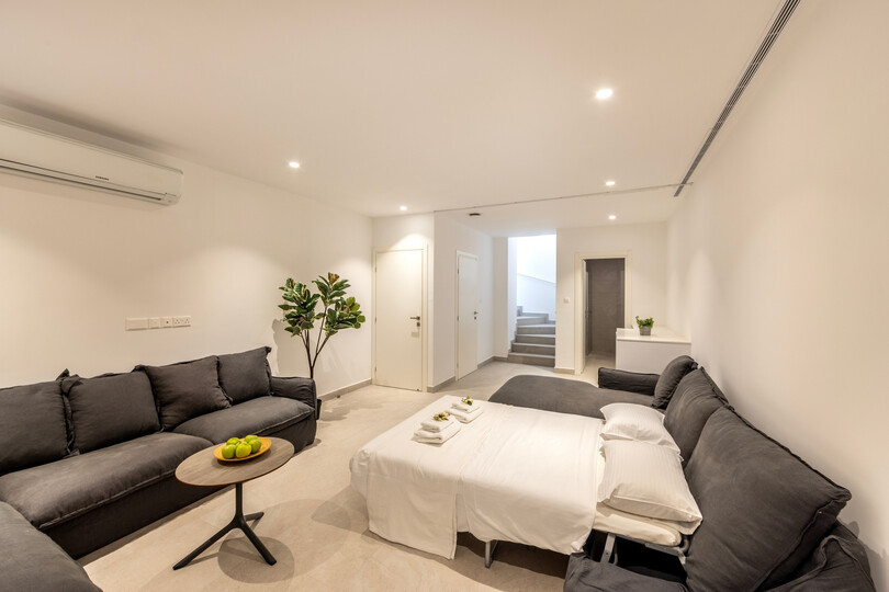 5 Star Villa Periyiali Seaside Haven - Cliffside Coastal Retreat