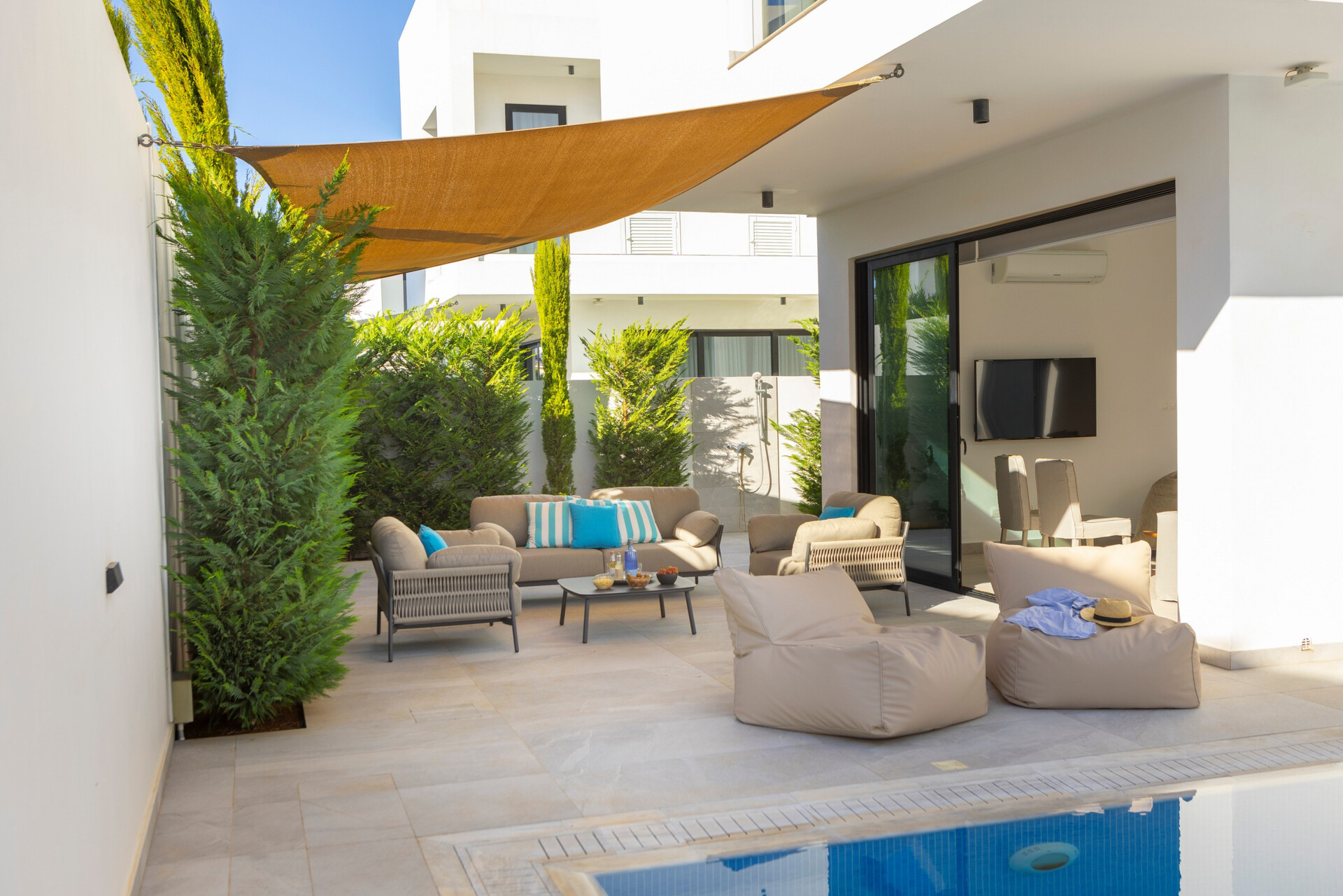 5 Star Villa Periyiali Seaside Haven - Cliffside Coastal Retreat