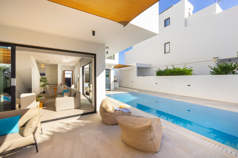 5 Star Villa Periyiali Seaside Haven - Cliffside Coastal Retreat