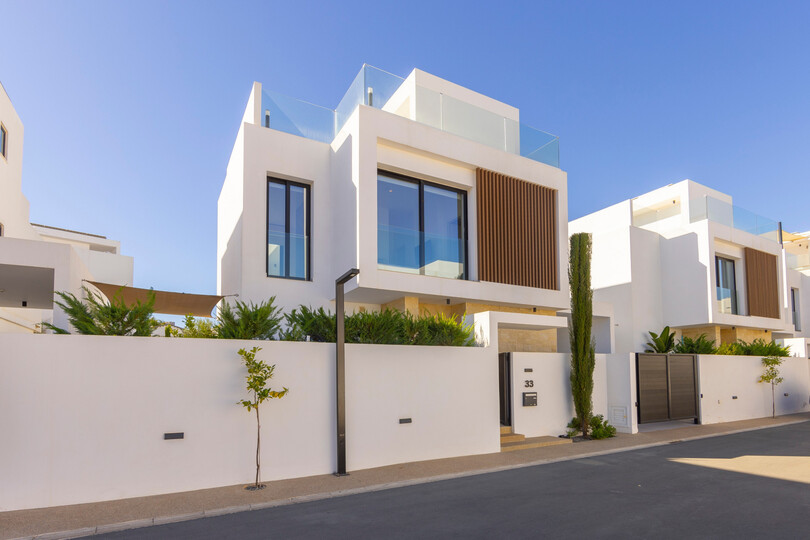5 Star Villa Periyiali Seaside Haven - Cliffside Coastal Retreat