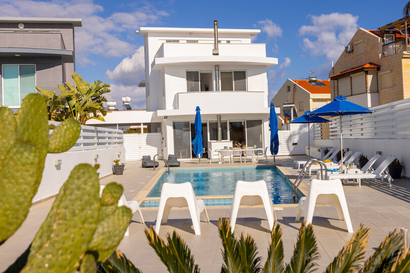 5 Star Villa Faros Beachfront Escape - Sunset Seaside Retreat