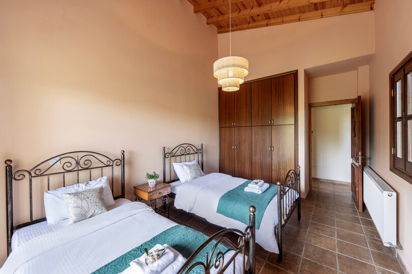 5 Star Villa Troodos Mature Pine Chalet - Forest Mountain Escape