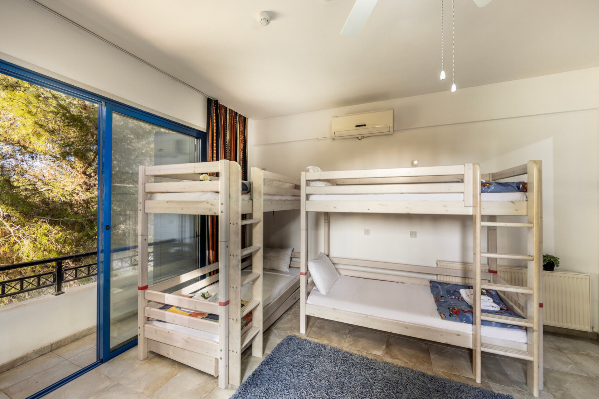5 Star Villa Sycamore Seaview - Tranquil Countryside Escape.