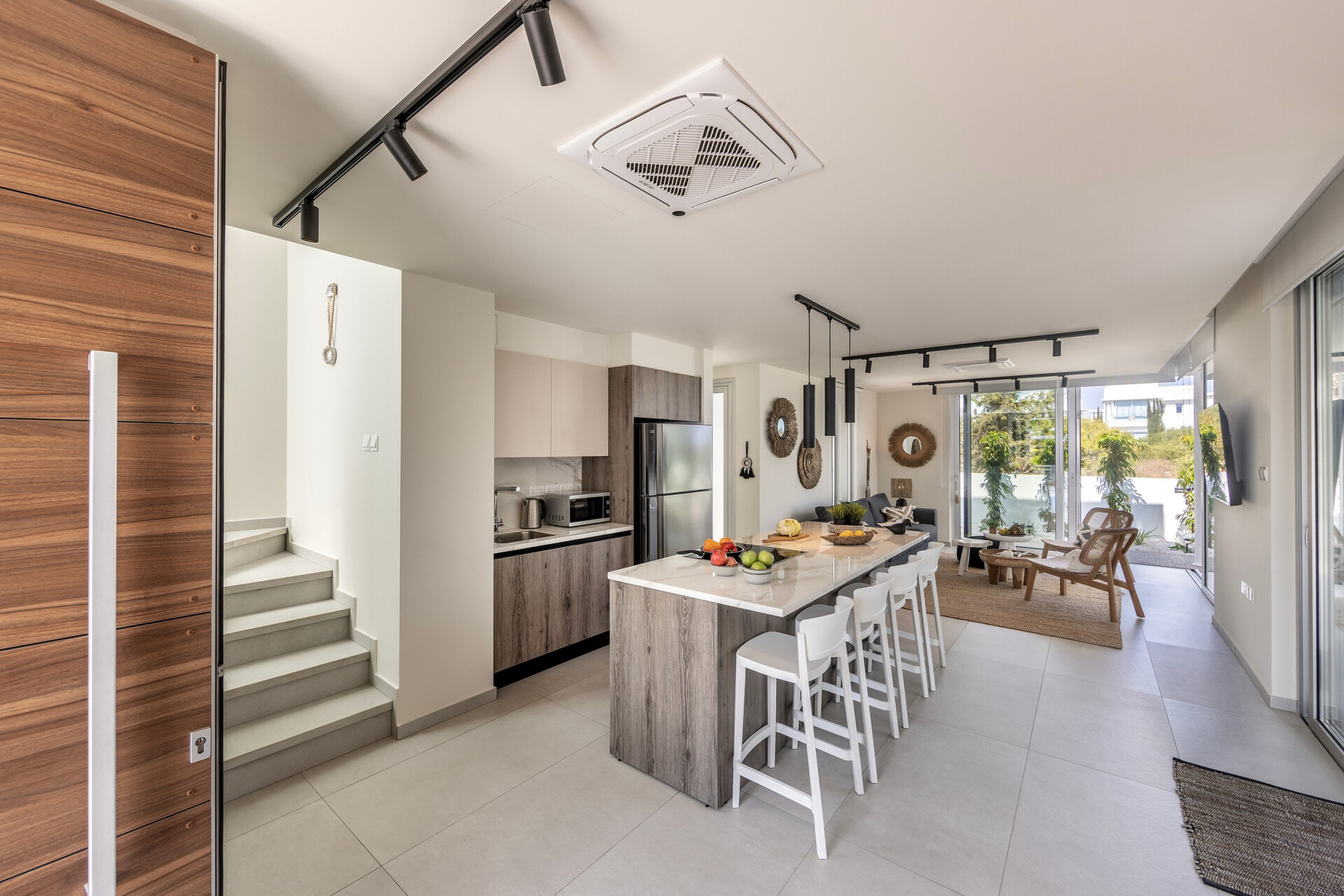 5 Star Villa Leomi Seaside - Coastal View Retreat.