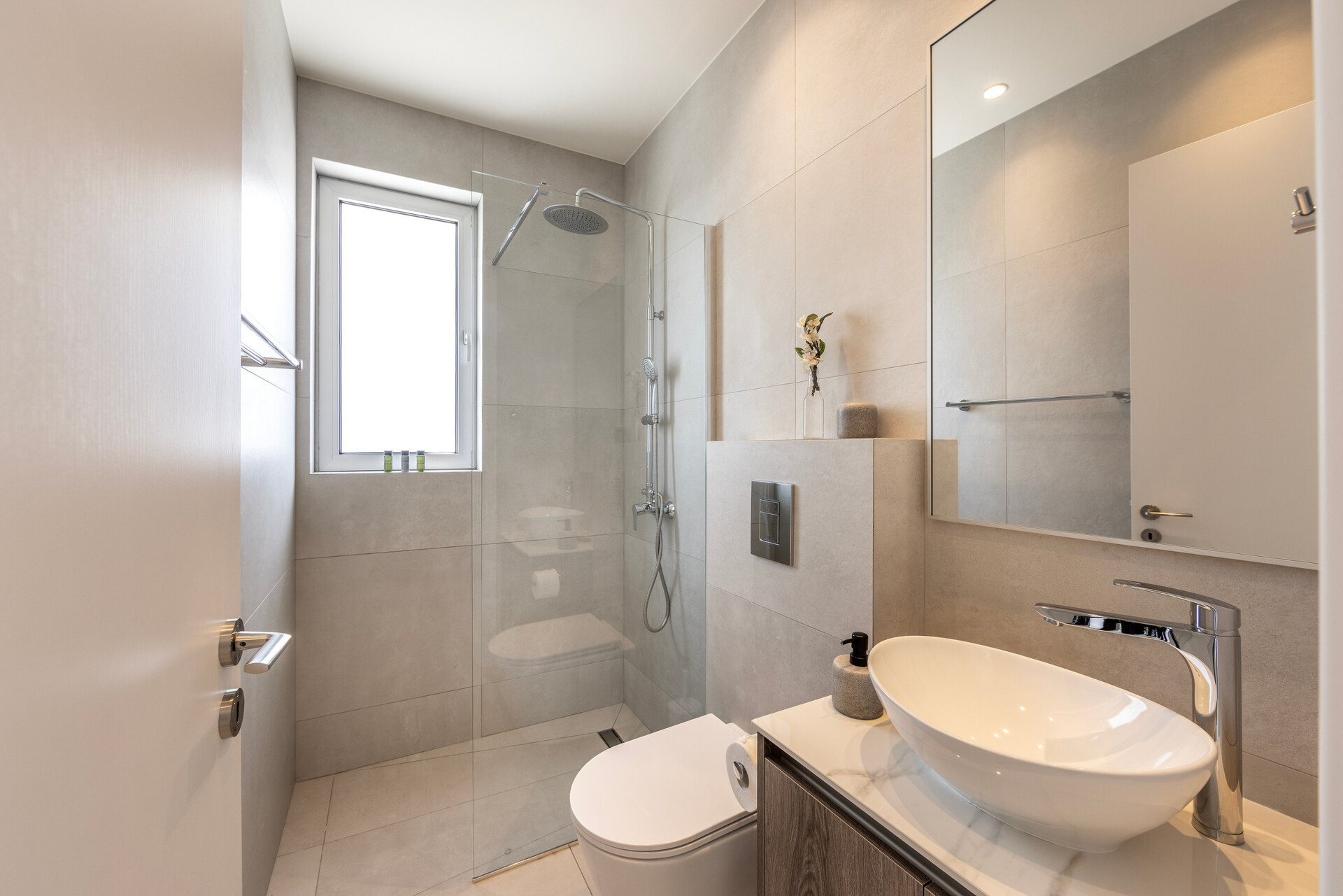 5 Star Villa Leomi Seaside - Coastal View Retreat.