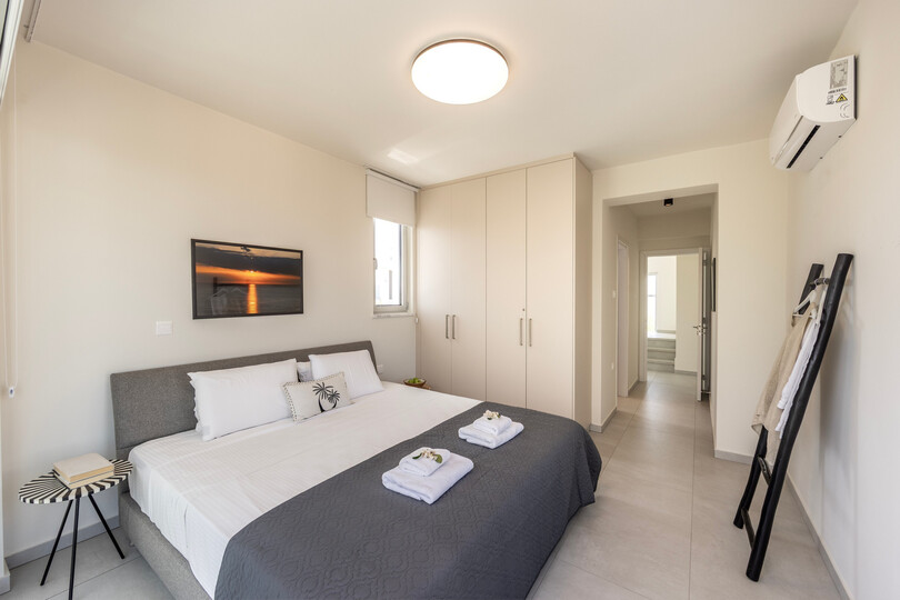 5 Star Villa Leomi Seaside - Coastal View Retreat.
