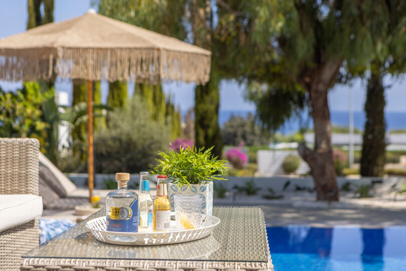 5 Star Villa Leomi Seaside - Coastal View Retreat.