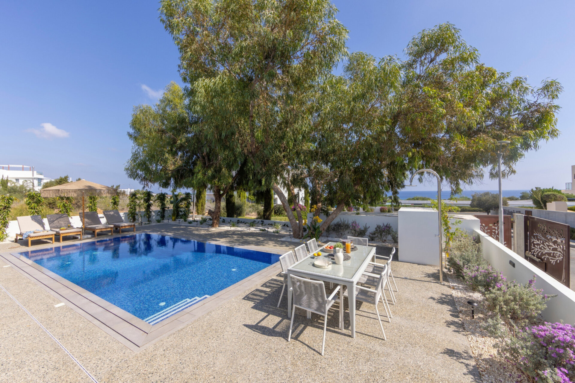 5 Star Villa Leomi Seaside - Coastal View Retreat.