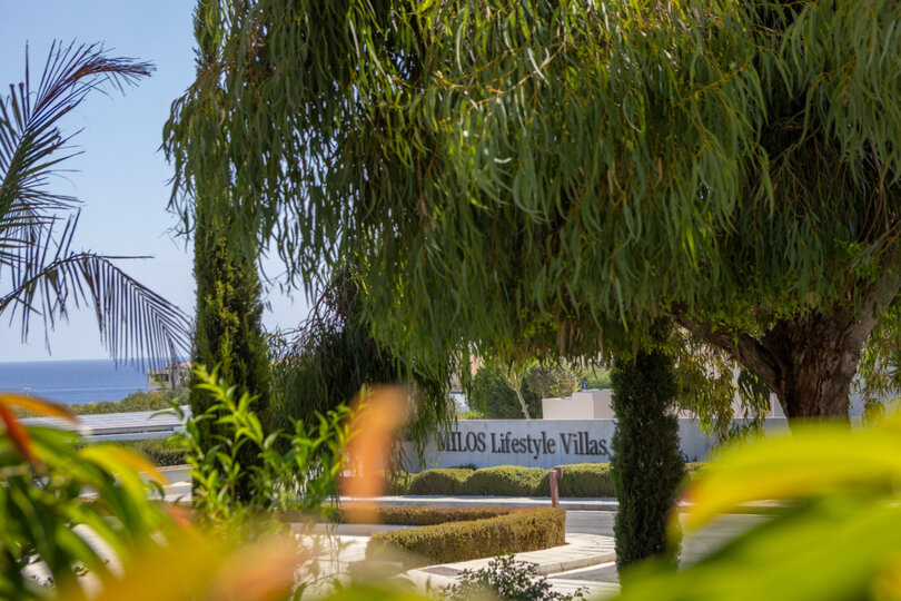 5 Star Villa Leomi Seaside - Coastal View Retreat.