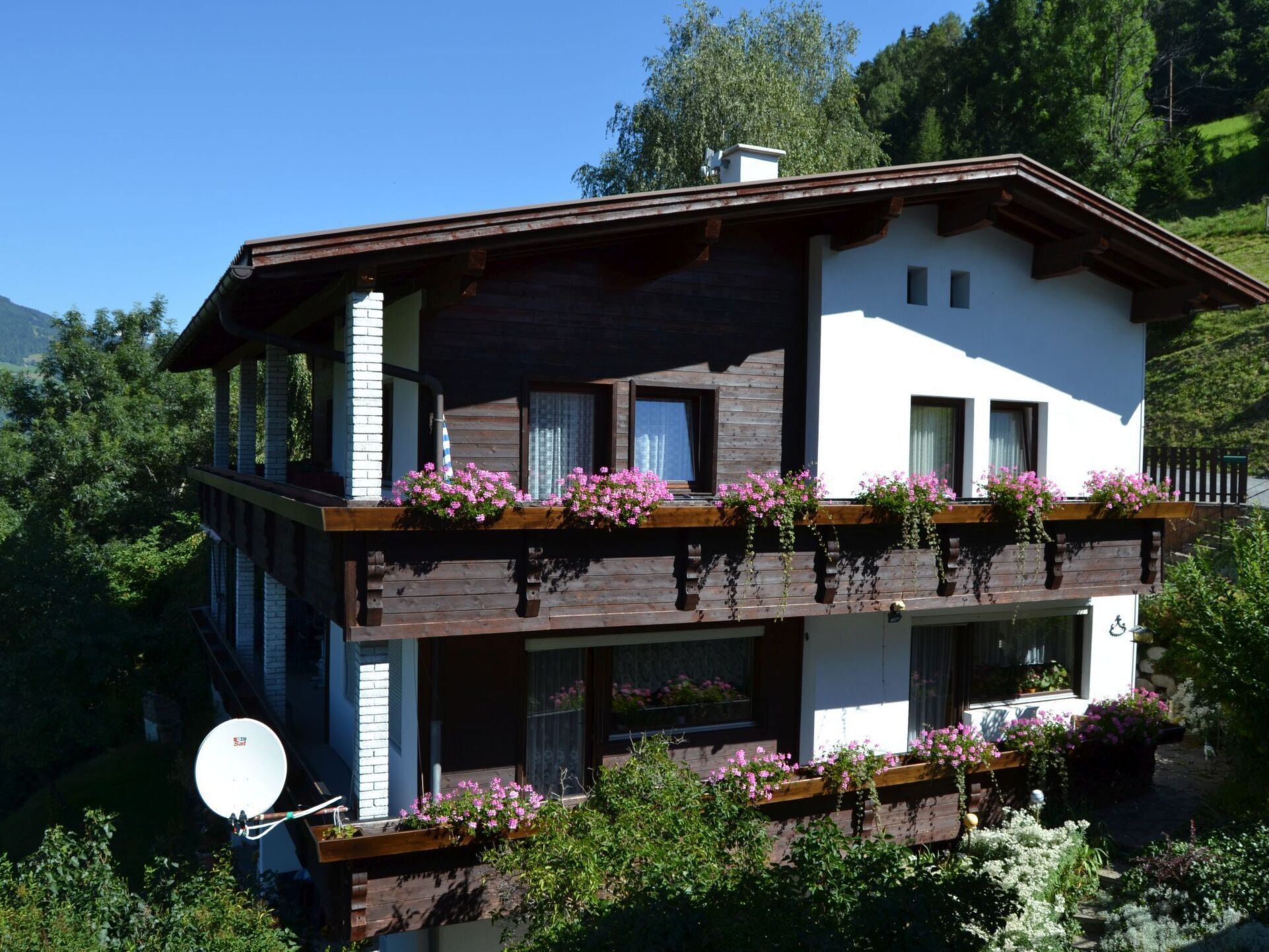 2-Bed Apartment with Mountain View in Imst, Sleeps 5, 1286