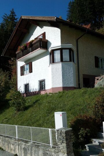 Beautiful 2-Bed Apartment in Innsbruck-Land, Sleeps 5, 1133, Navis, Austria