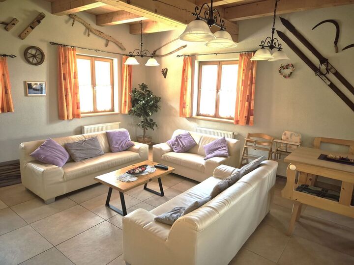 5-Bed House with Mountain View in Wolfsberg, Sleeps 1, 1063