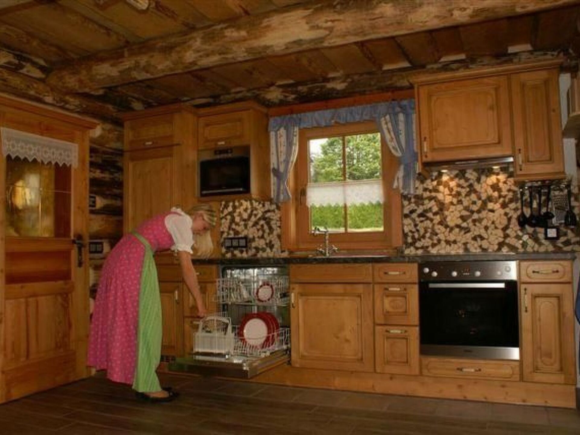 Stunning 3-Bed House in Tamsweg, Sleeps 2, 1110