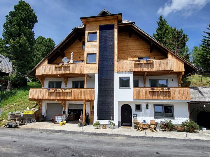 Stylish 2-Bed Apartment in Feldkirchen, Sleeps 4, 1025, Falkertsee, Austria