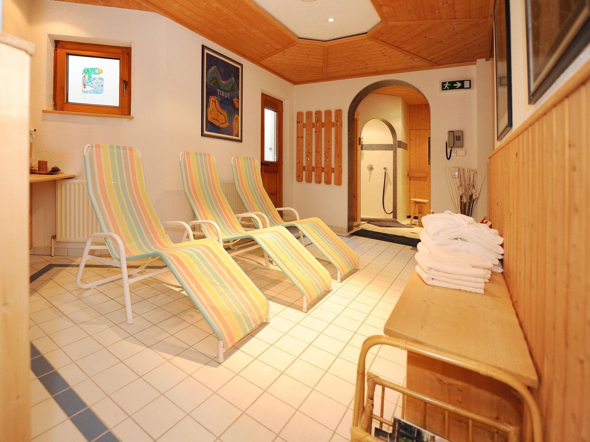 Beautiful 1-Bed Apartment in Landeck, Sleeps 2, 1302