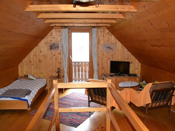 Beautiful 2-Bed House in Volkermarkt, Sleeps 5, 1044