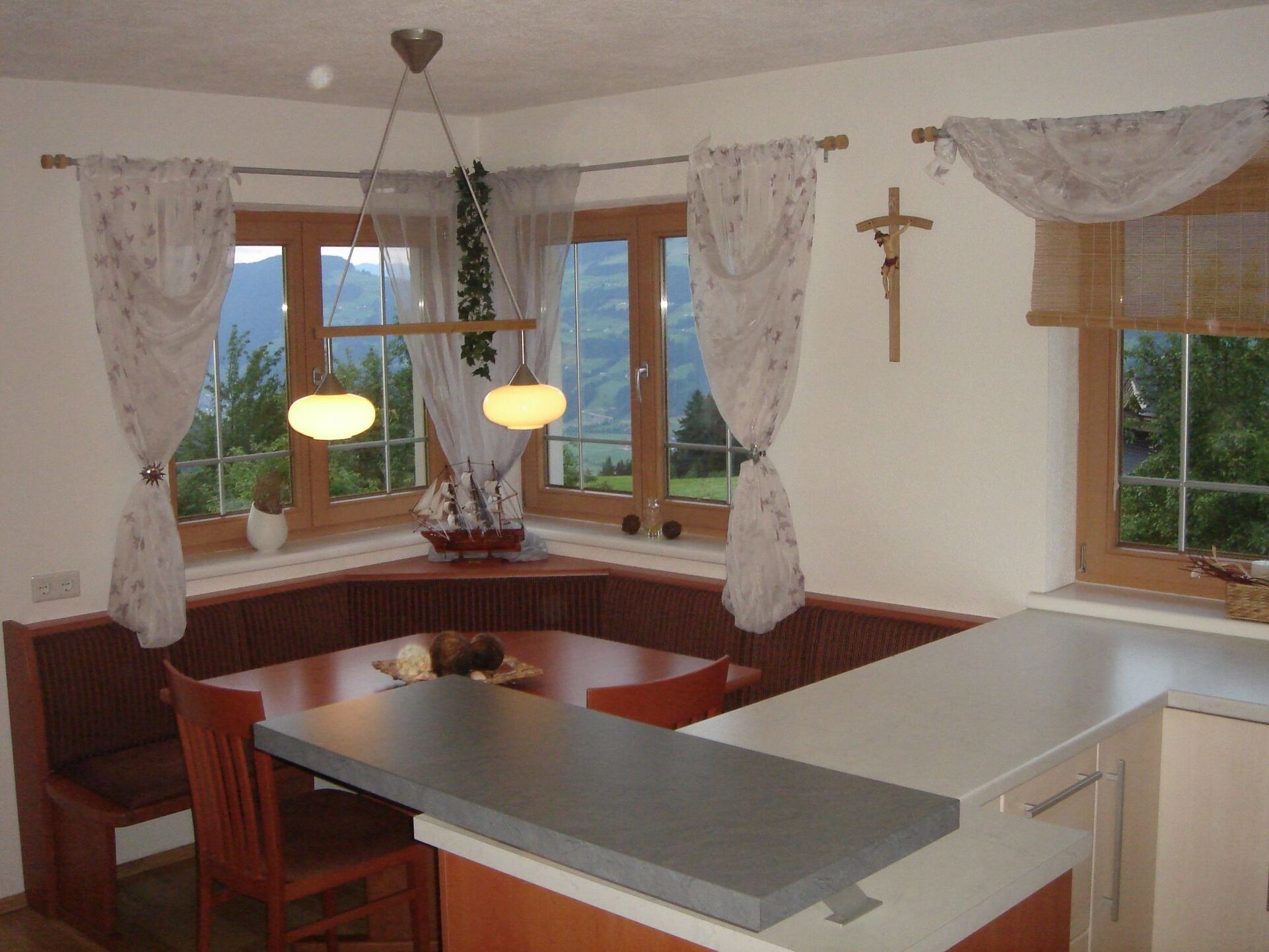 Stunning 3-Bed House in Schwaz, Sleeps 6, 1307