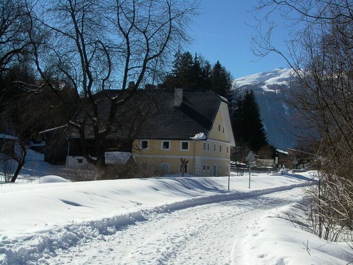 Stylish 4-Bed Apartment in Tamsweg, Sleeps 12, 1103, Mariapfarr, Austria