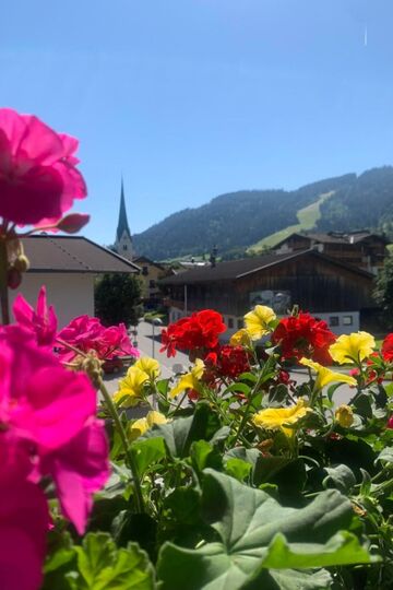 Elegant 2-Bed Apartment in Kufstein, Sleeps 4, 1162