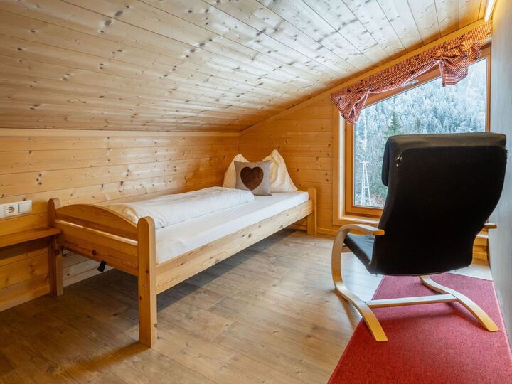 3-Bed Apartment in Bludenz, Sleeps 5, 1049
