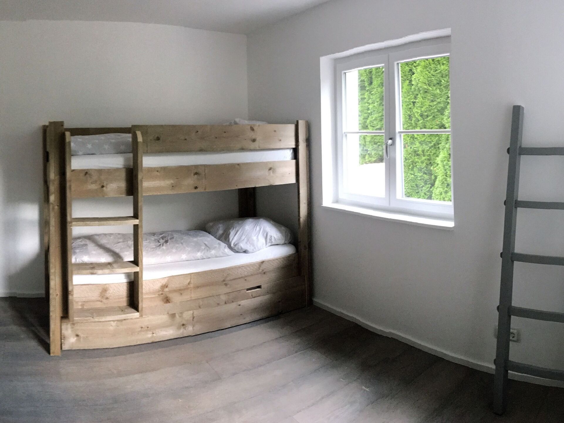 2-Bed Apartment in Sankt Johann im Pongau, Sleeps 5, 1131