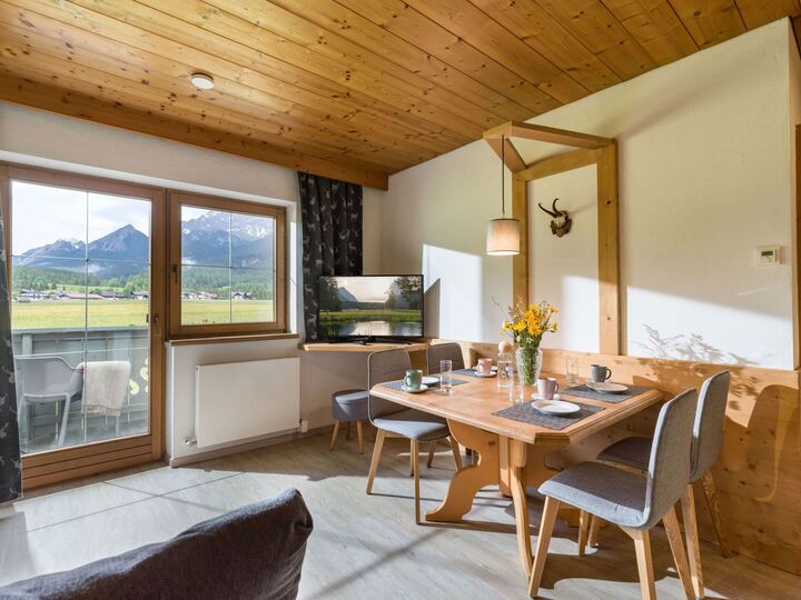 1-Bed Apartment in Innsbruck-Land, Sleeps 3, 1146