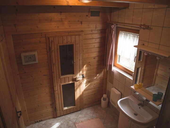 Inviting 2-Bed House in Wolfsberg, Sleeps 5, 1085