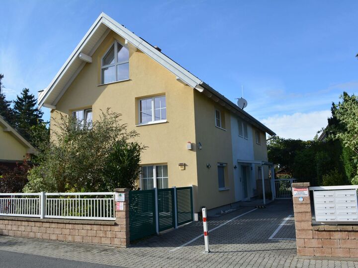 Inviting 1-Bed Apartment in Wien, Sleeps 4, 1005, Wien, Austria