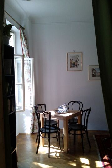 Sublime 2-Bed Apartment in Wien, Sleeps 4, 1006, Wien, Austria