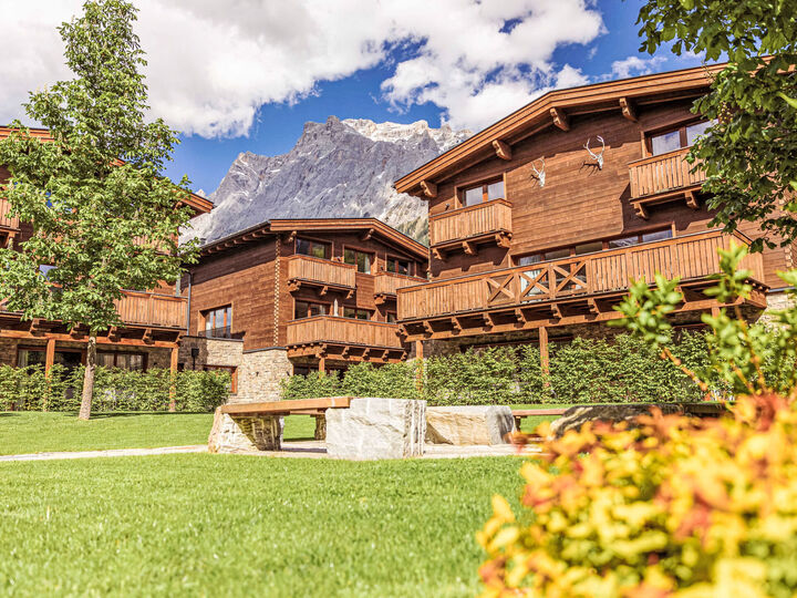 4-Bed House with Mountain View in Reutte, Sleeps 8, 1012, Ehrwald, Austria