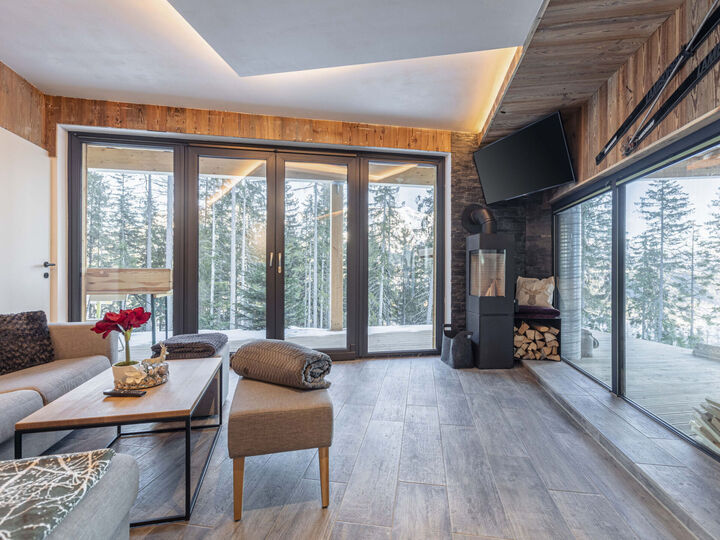 Exclusive 3-Bed Apartment in Liezen, Sleeps 6, 1035, Schladming, Austria
