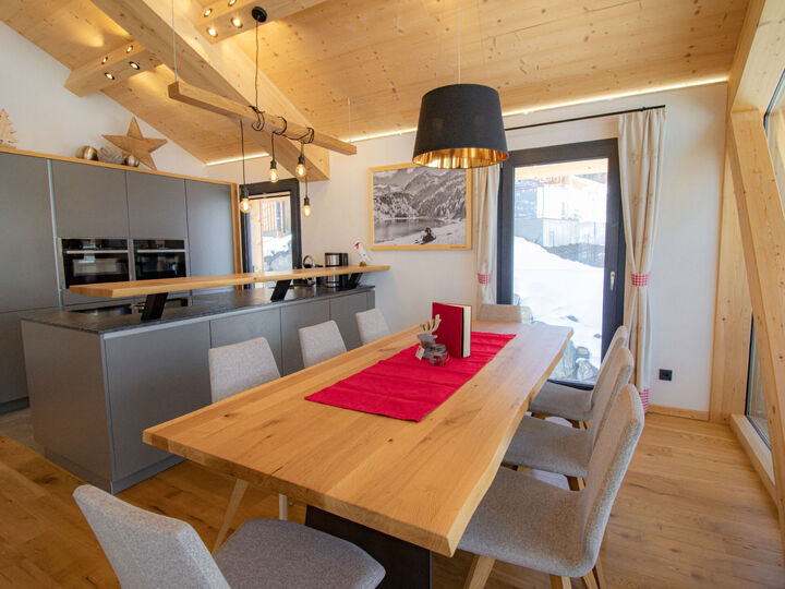 2-Bed Apartment with Private Pool in Liezen, Sleeps 4, 1018, Ennsling, Austria