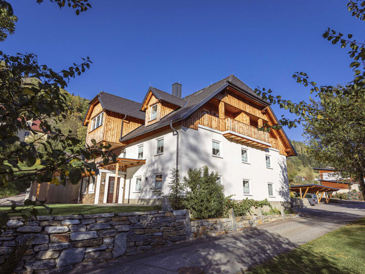 Stunning 2-Bed Apartment in Murau, Sleeps 7, 1093, Sankt Georgen am Kreischberg, Austria