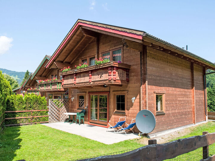3-Bed House with Mountain View in Kitzbuhel, Sleeps 6, 1047, Grafenweg, Austria