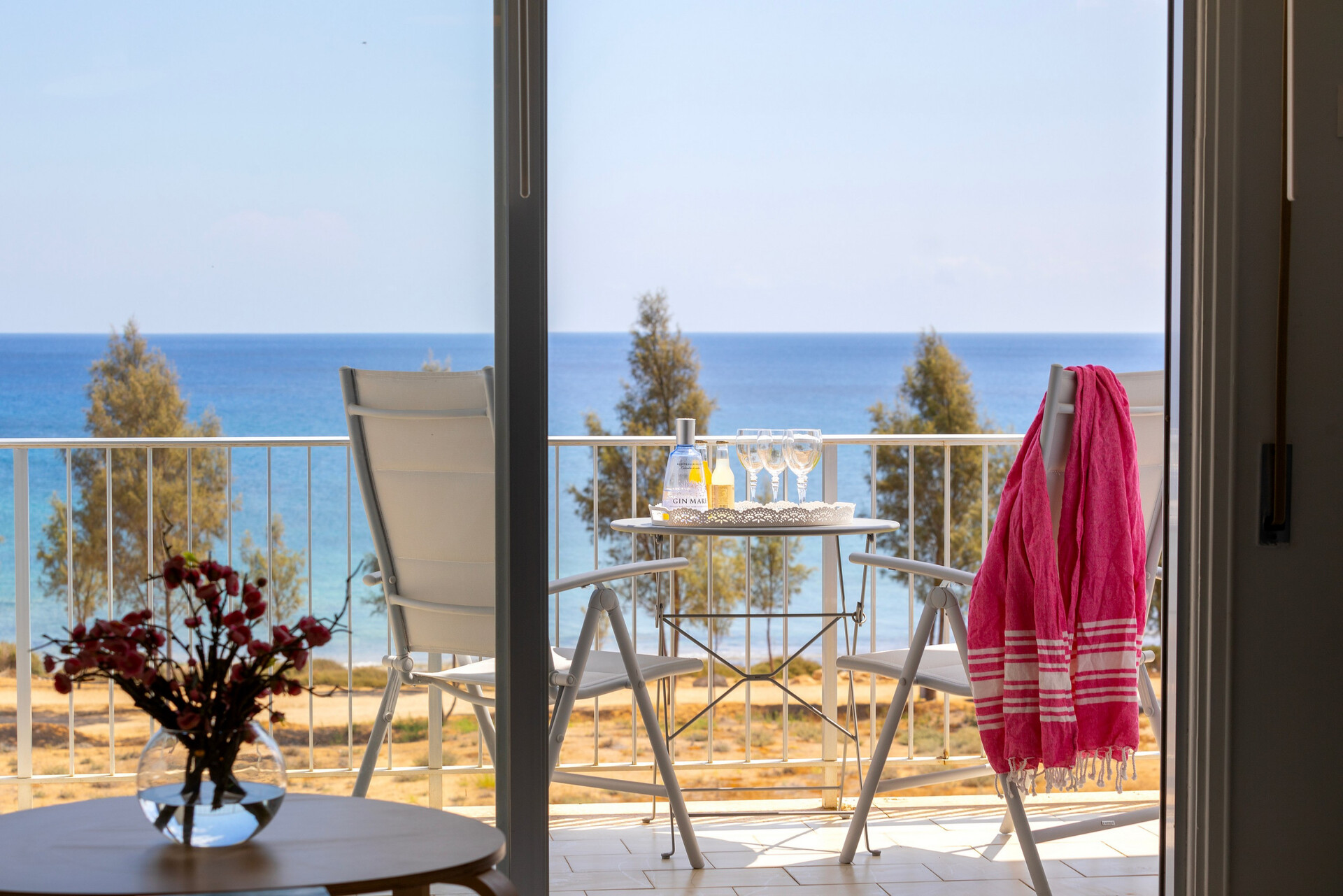 5 Star H2O Beachfront Suite – Elegant Coastal Living by the Sea