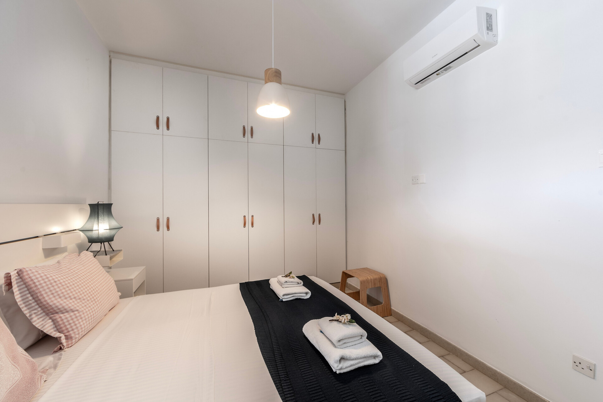 5 Star H2O Beachfront Suite – Elegant Coastal Living by the Sea