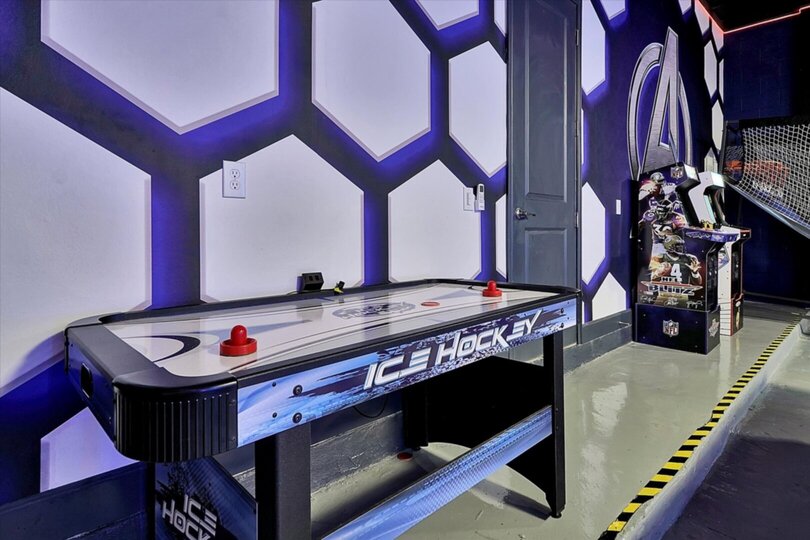 The Ultimate 15 Bedroom Mansion on Orange County, Orlando Mansion 6675