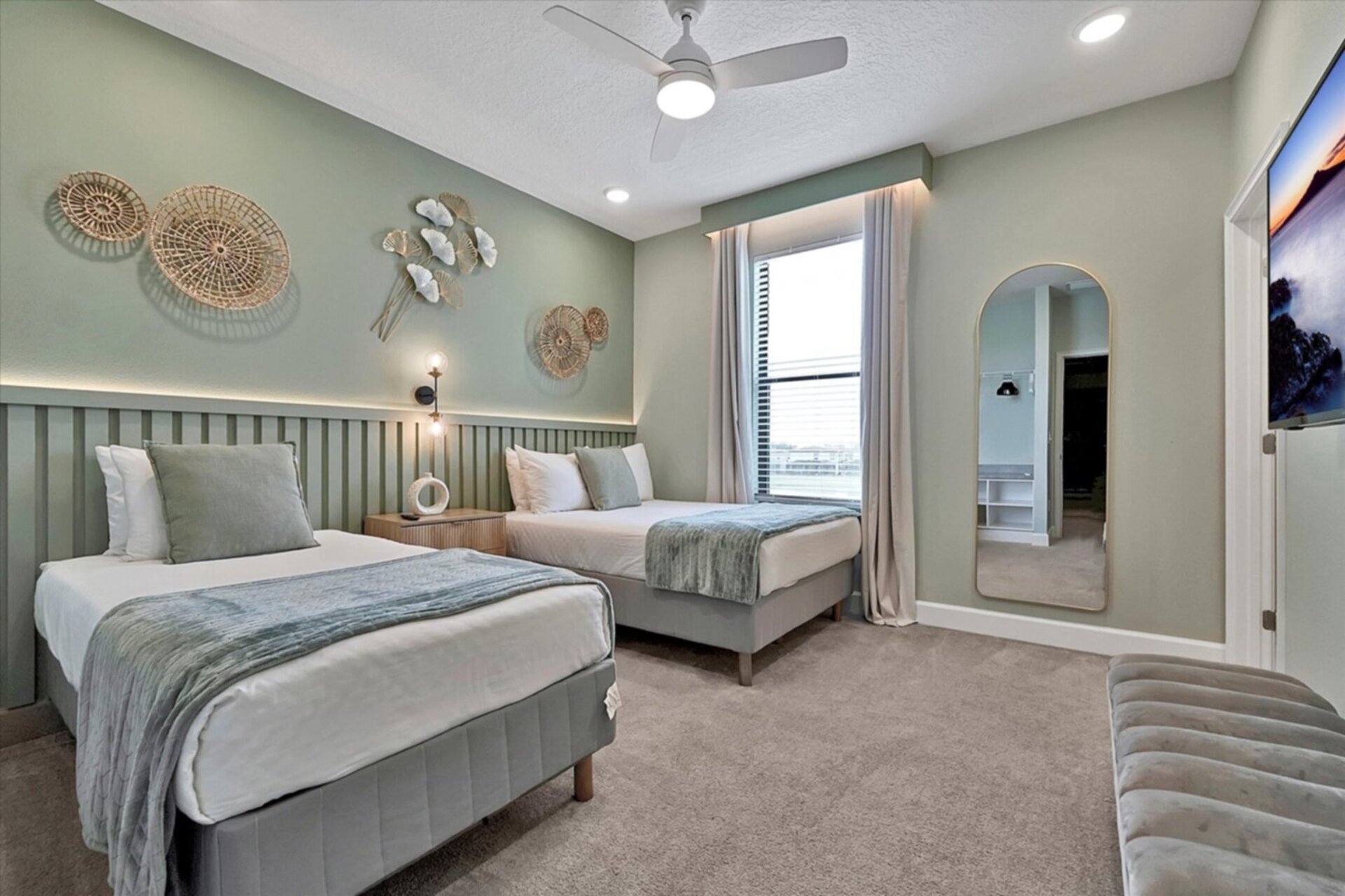 The Ultimate 15 Bedroom Mansion on Orange County, Orlando Mansion 6675