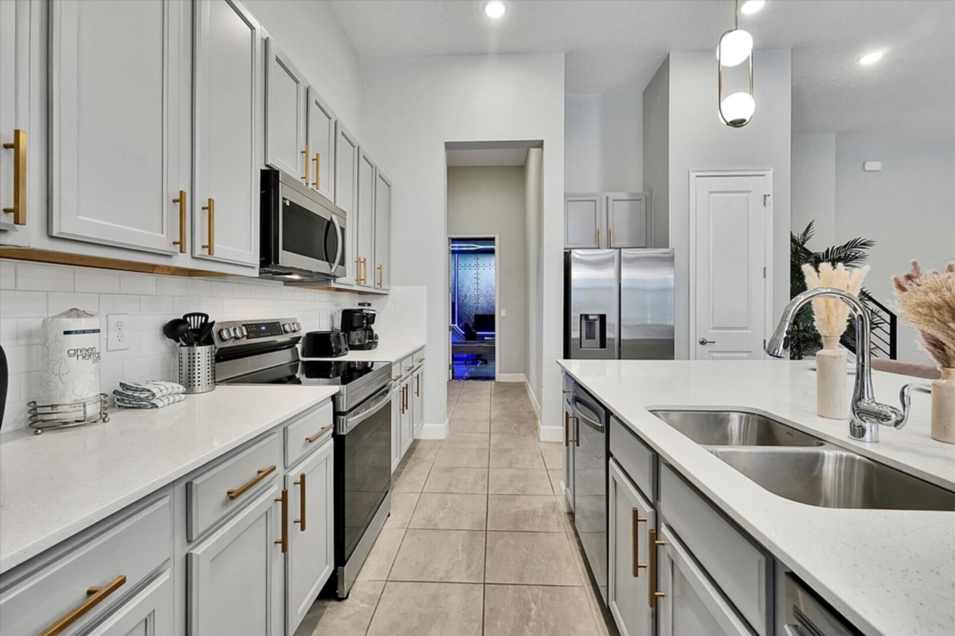 The Ultimate 15 Bedroom Mansion on Orange County, Orlando Mansion 6675