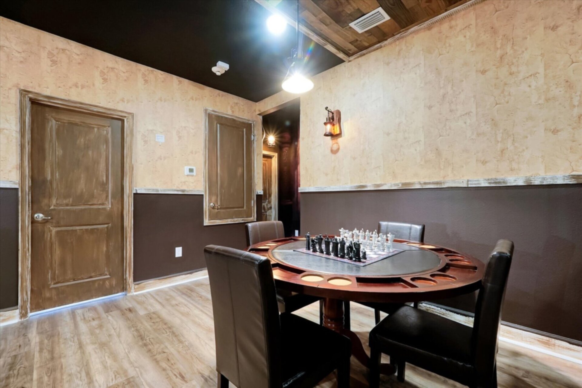 The Ultimate 15 Bedroom Mansion on Orange County, Orlando Mansion 6675