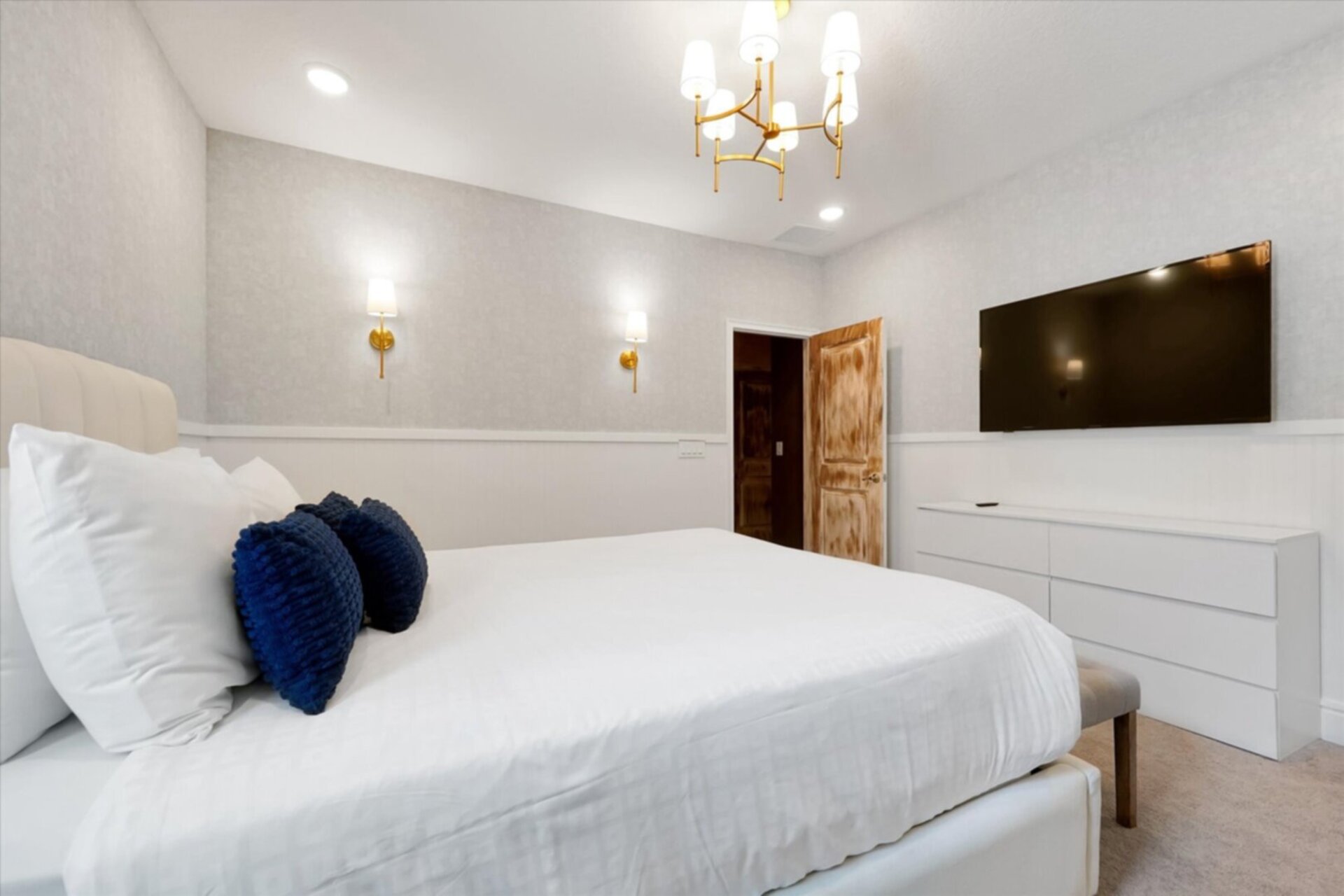 The Ultimate 15 Bedroom Mansion on Orange County, Orlando Mansion 6675