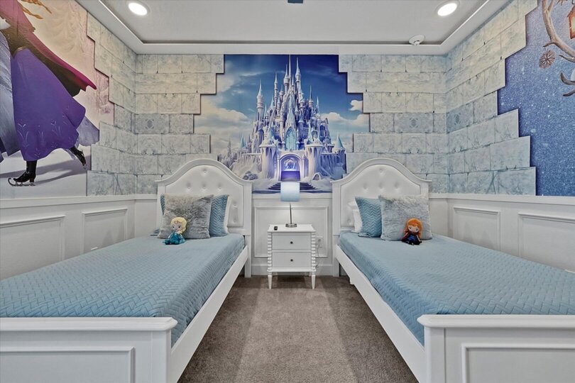 The Ultimate 15 Bedroom Mansion on Orange County, Orlando Mansion 6675
