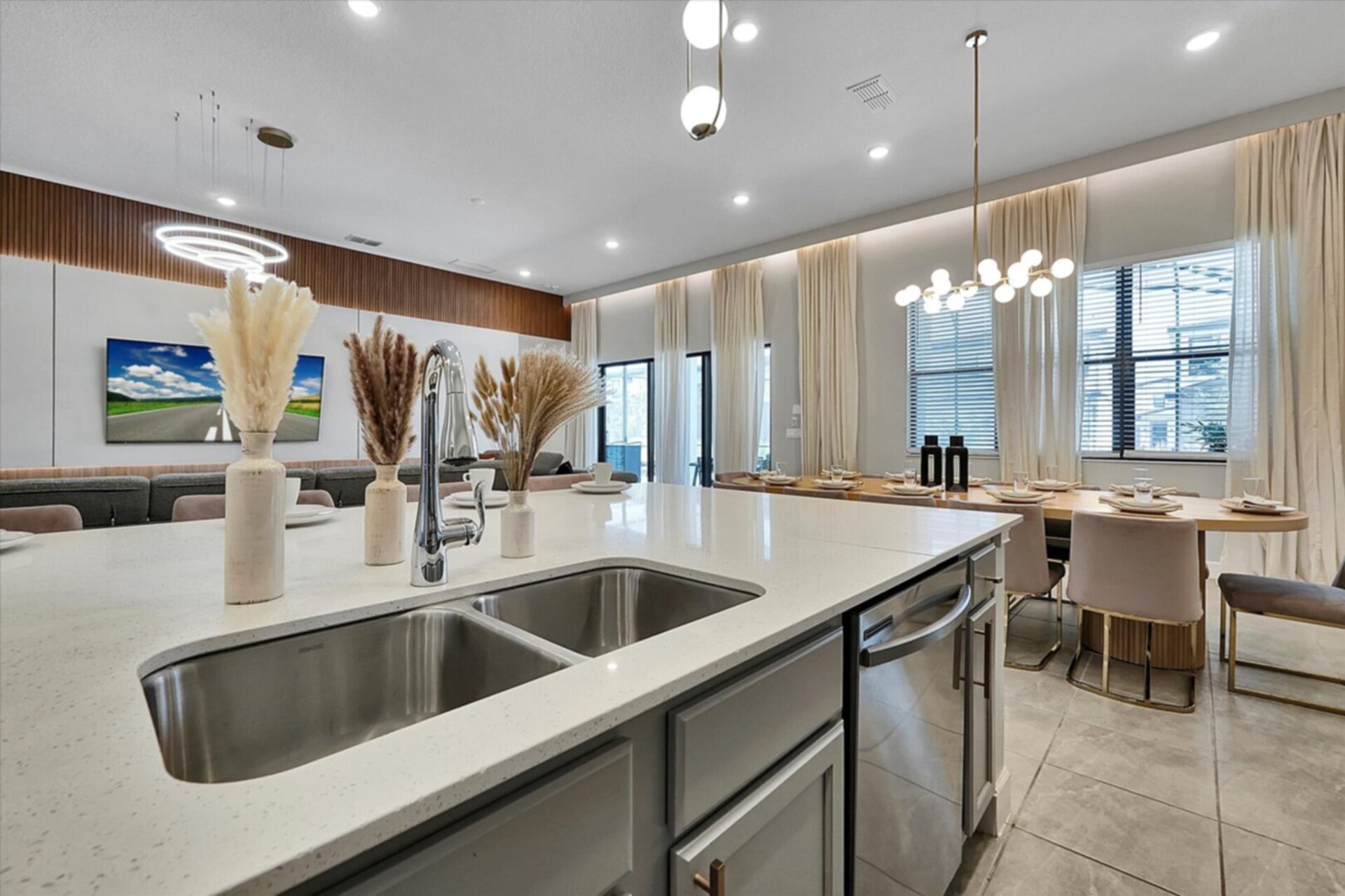 The Ultimate 15 Bedroom Mansion on Orange County, Orlando Mansion 6675