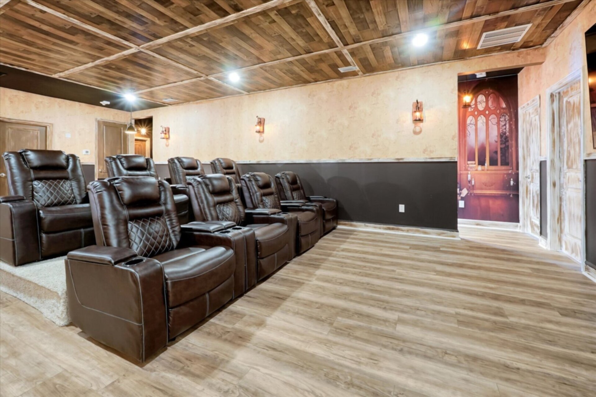 The Ultimate 15 Bedroom Mansion on Orange County, Orlando Mansion 6675