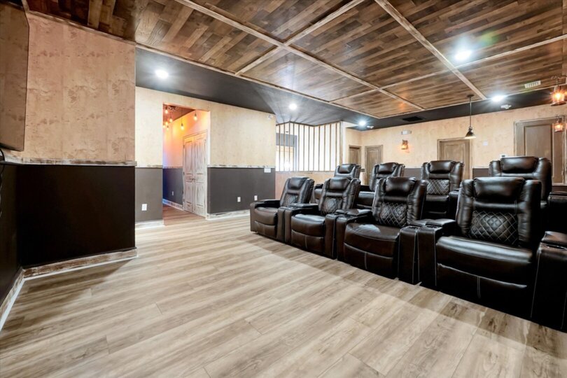 The Ultimate 15 Bedroom Mansion on Orange County, Orlando Mansion 6675