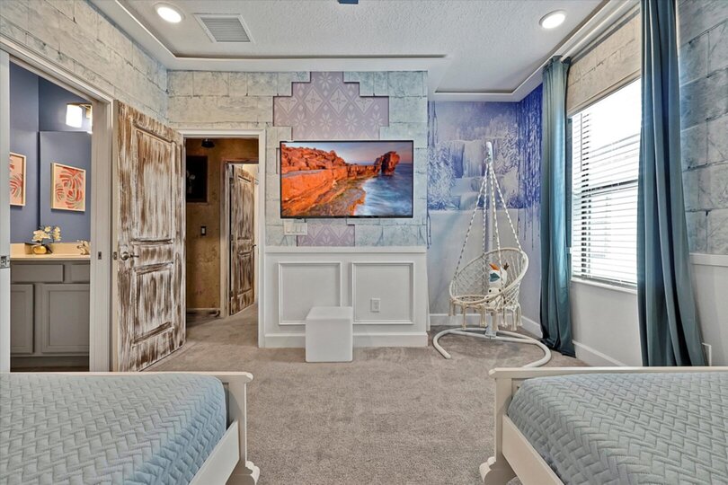 The Ultimate 15 Bedroom Mansion on Orange County, Orlando Mansion 6675