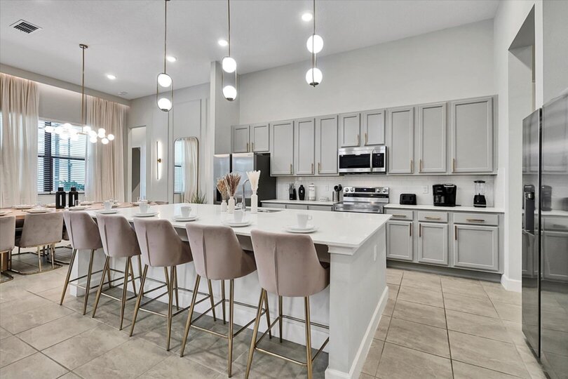 The Ultimate 15 Bedroom Mansion on Orange County, Orlando Mansion 6675