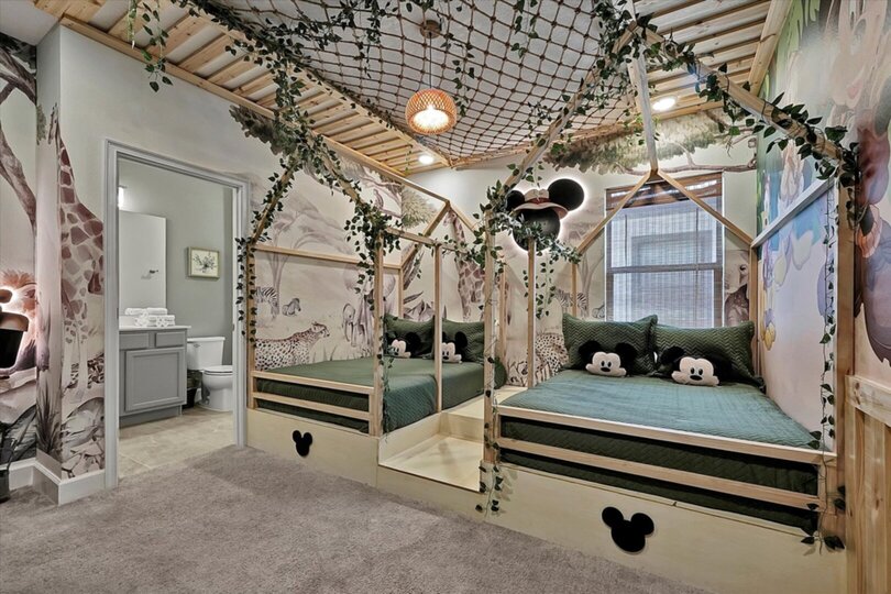 The Ultimate 15 Bedroom Mansion on Orange County, Orlando Mansion 6675