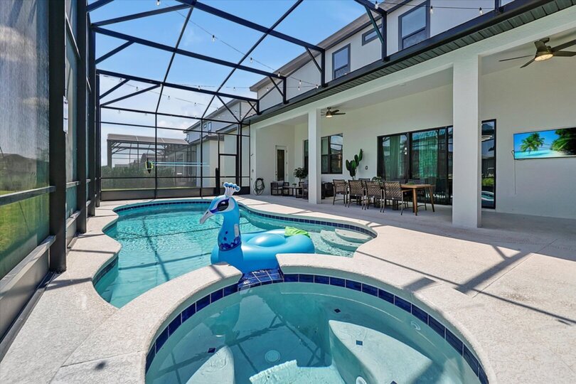 The Ultimate 15 Bedroom Mansion on Orange County, Orlando Mansion 6675